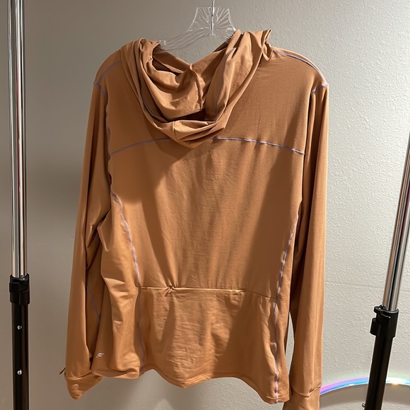 Fabletics Run Hoodie - Picture 2 of 3